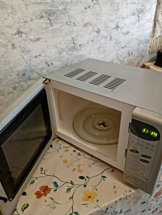 Cuptor microunde electric