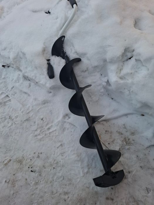 Продам Ледобур в хорошем состоянии