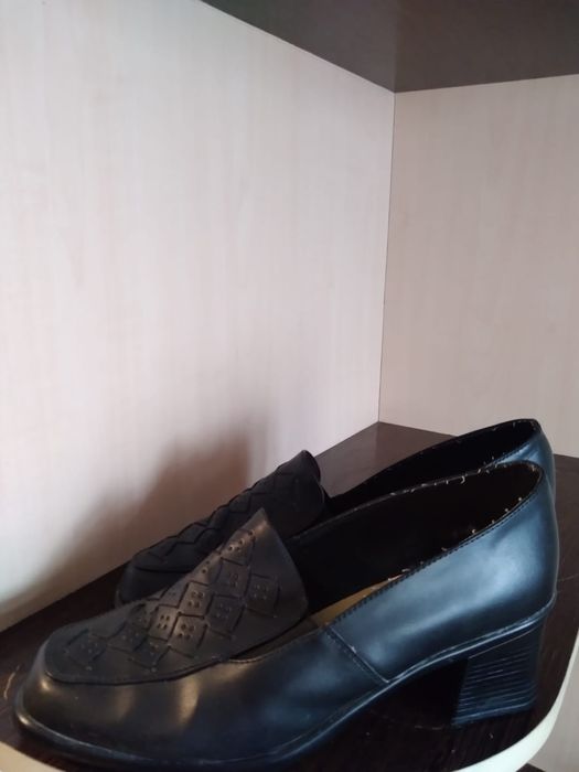 Продам туфли черные