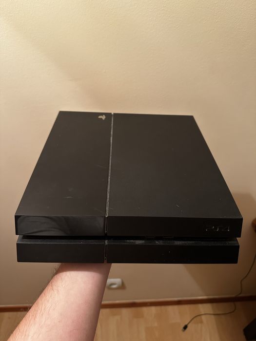 PS4 консоль без джойстика