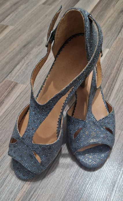 Vand pantofi piele masura 36
