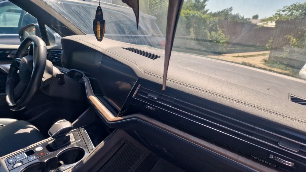 volkswagen touareg 2023 avariat