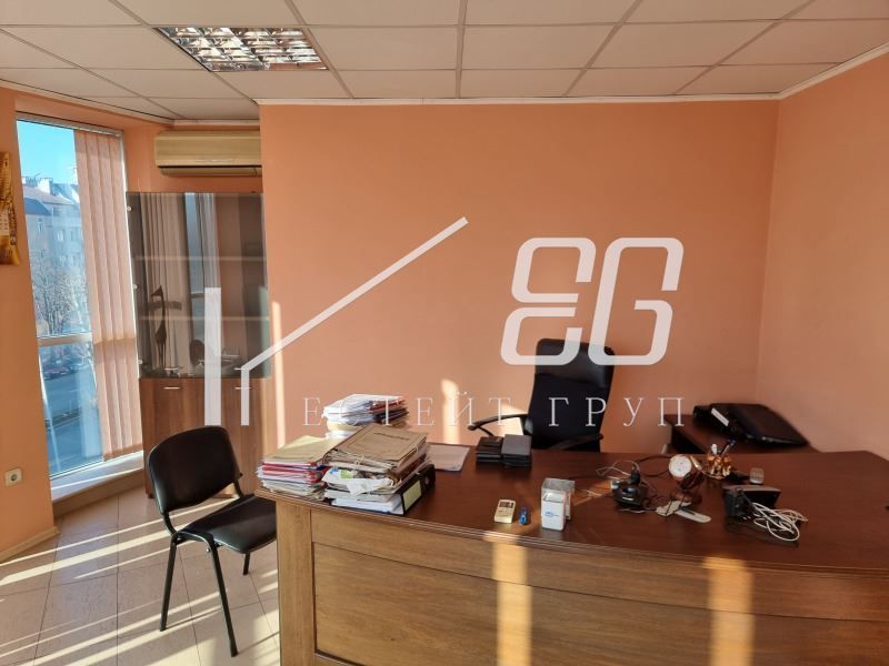 Дава се под наем Офис в Варна, Лятно кино Тракия - 150 кв.м за 1097.01 € - Снимка #2