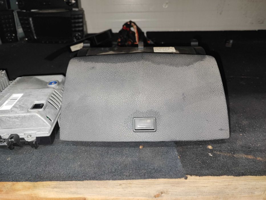 Навигации - радио и CD, ДВД - DVD четец и СД чейнджър от Мерцедес