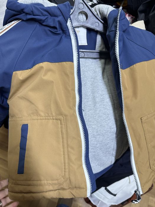 Продам куртку зимнюю 92