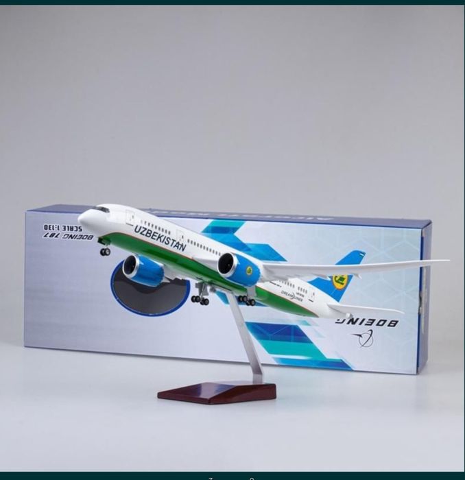 Самолёт Воеing787  Uzbekiston Air vays