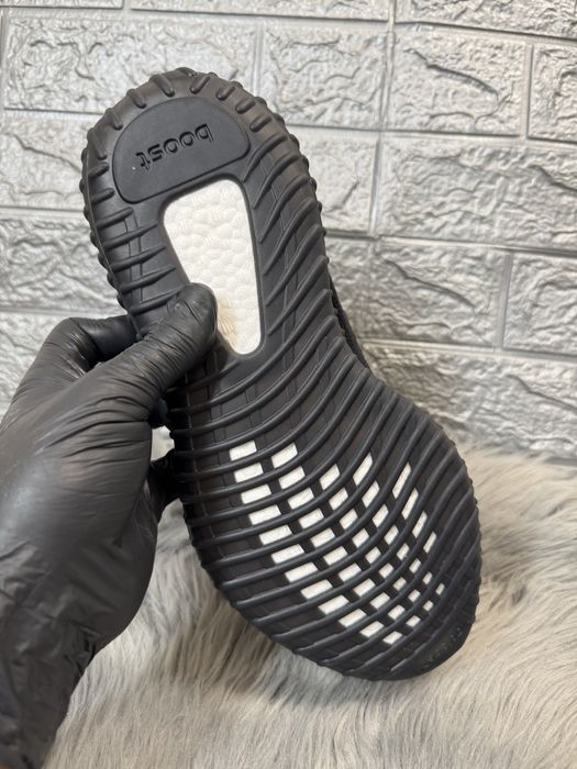 Yeezy 350 v2 Onyx Pk Premium