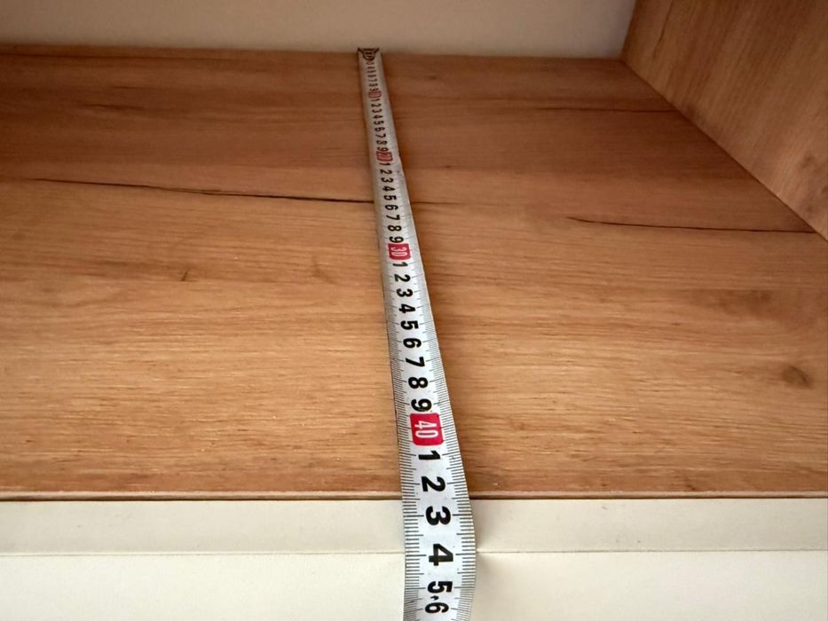 Продам тумбу под телевизор в идеальном состоянии