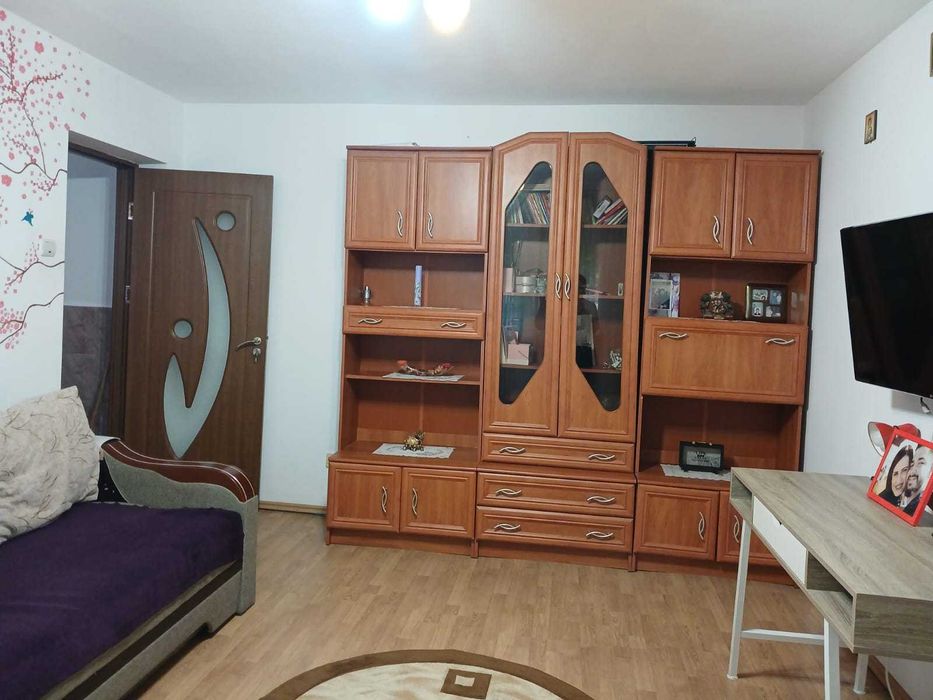 Apartament 2 camere de vânzare – Centru, Drăgășani | 50 mp | Centrală proprie
