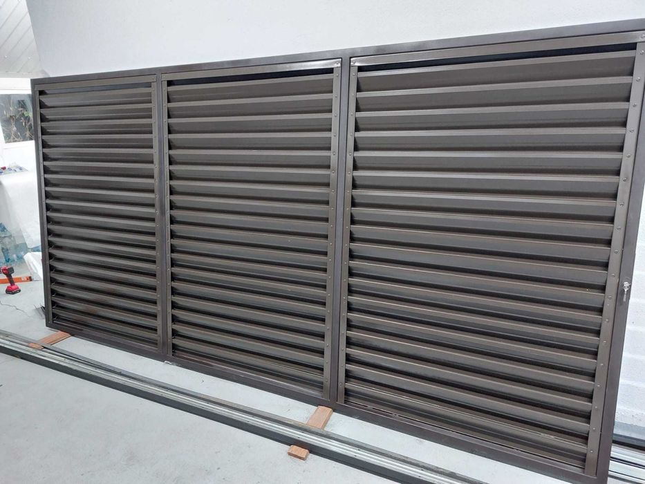 Kit jaluzele porti si garduri dublu vopsite