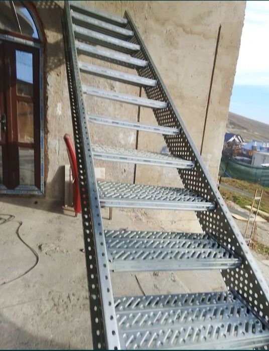 Scari metalice zincate facem la comanda 00