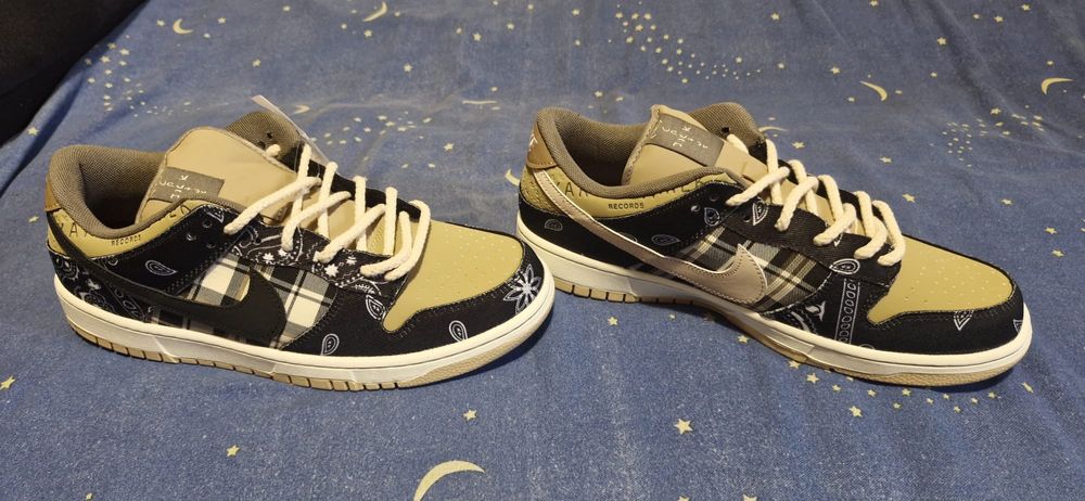 Vând jordan 1 low  travis scoot  marime dela 40 la 44