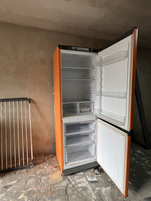 Продам диван и холодильник