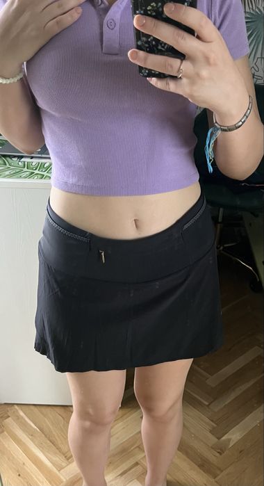 Fusta neaga de tenis