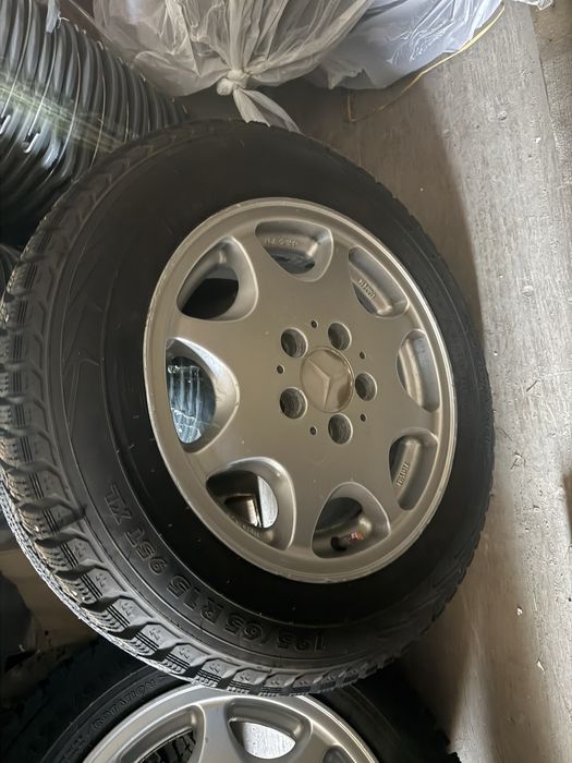 Диски с резиной на Мерседес