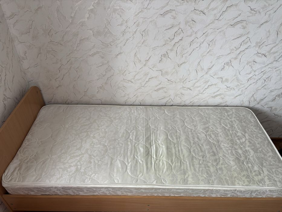 Продается тахта в норм состоянии