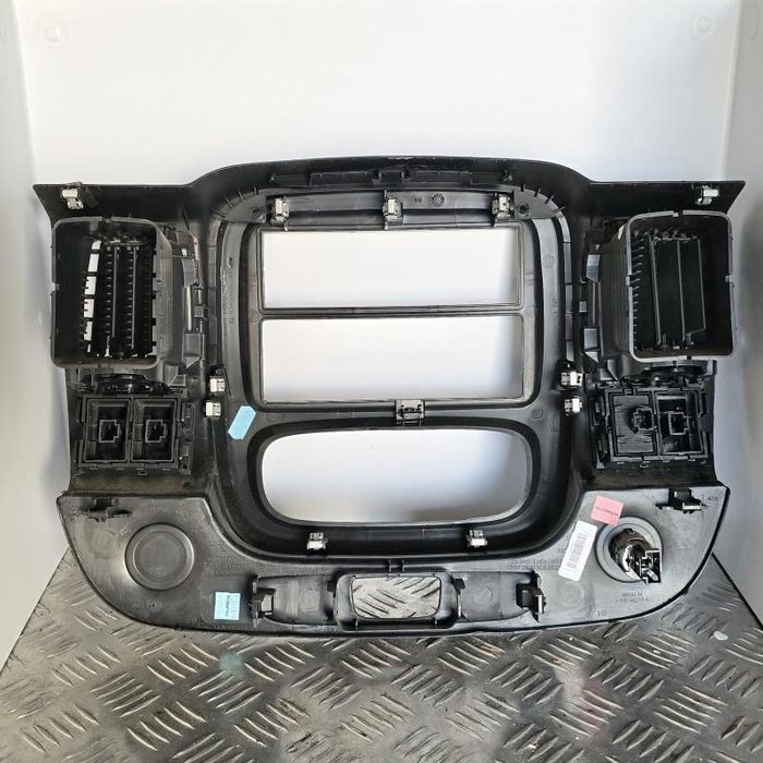 Consola centrala cu grile vetilatie Opel Vivaro B