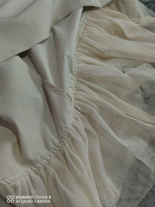 Дамски рокли подходящи за поводи.