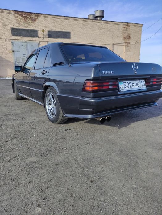 Mercedes Benz 190-e