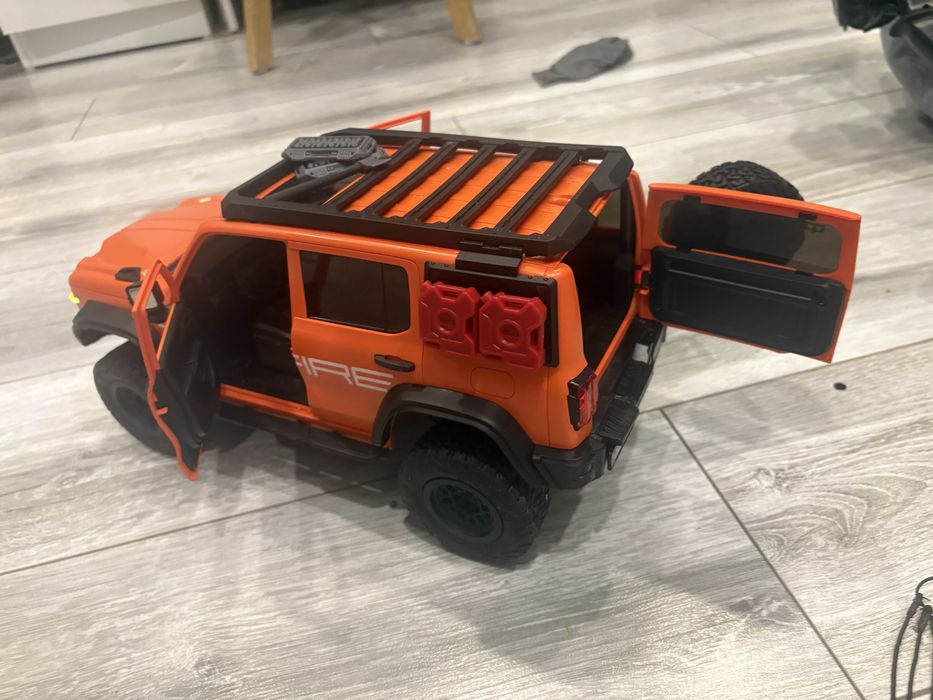 Продам rc внедорожник tank 300 mn model