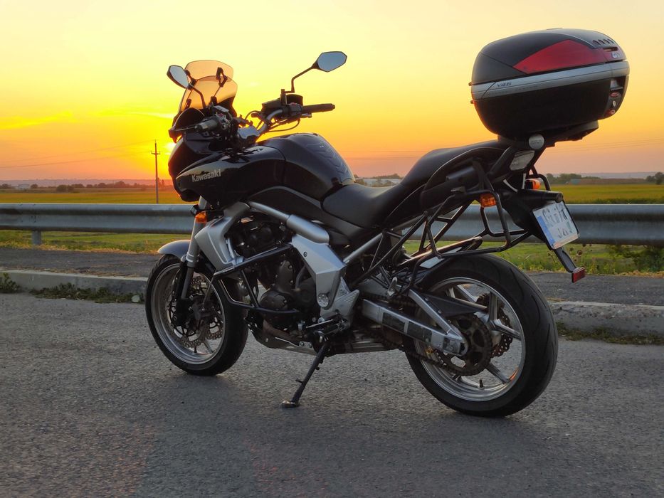 Kawasaki Versys 650 din 2007, full echipată de touring