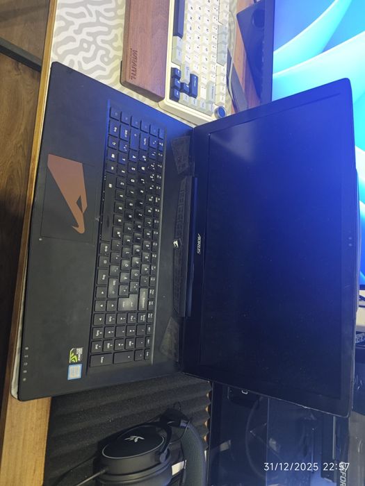 aorus x7 dt v8 defect/piese