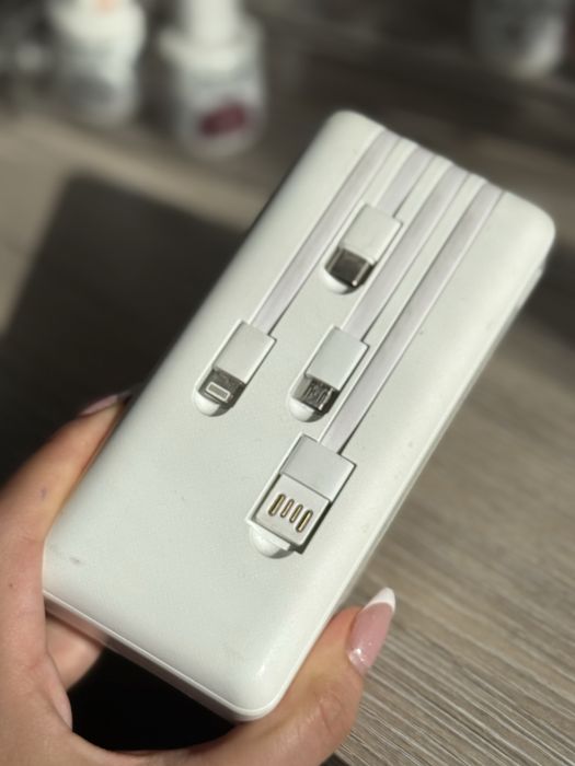 Външна батерия Rivacase 20 000 mAh – отлично състояние