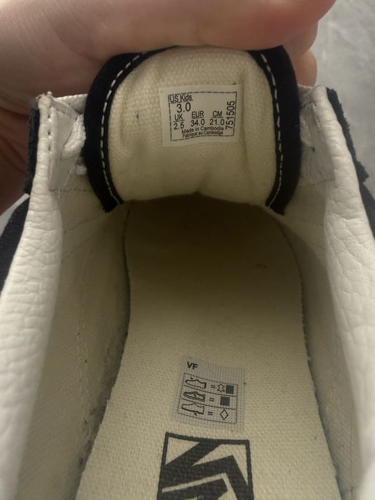 Продам детские кеды