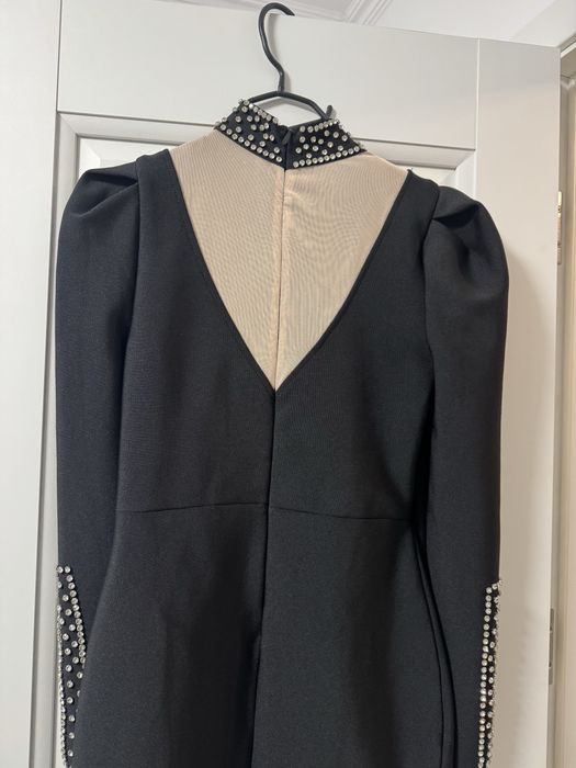 rochie neagra eveniment