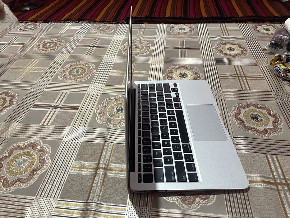 Mac Book Air 2011 core i5