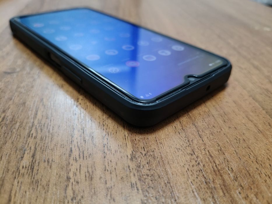 Смартфон Реалми в хорошем состояние