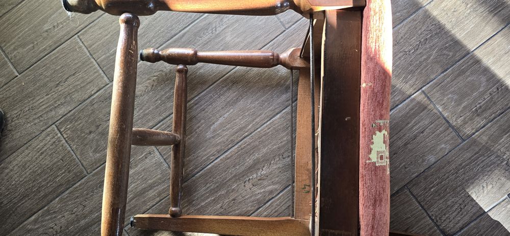 Продавам Столове