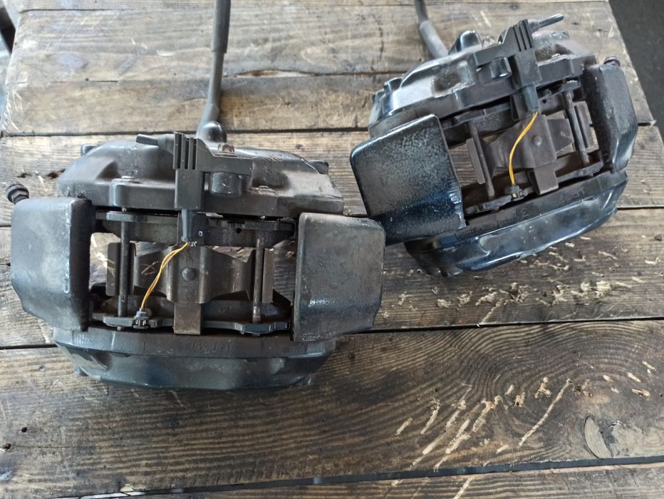 Спирачни апарати BREMBO Мерцедес, спирачни дискове перфорирани