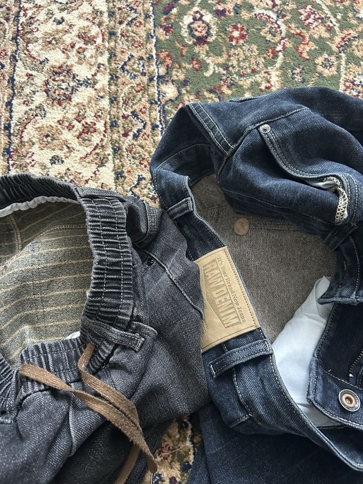 Джинсы и трико все вместе