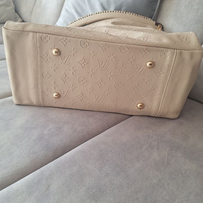 Дамска бежова чанта