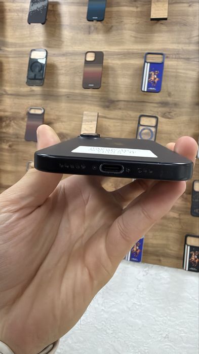 iPhone 16