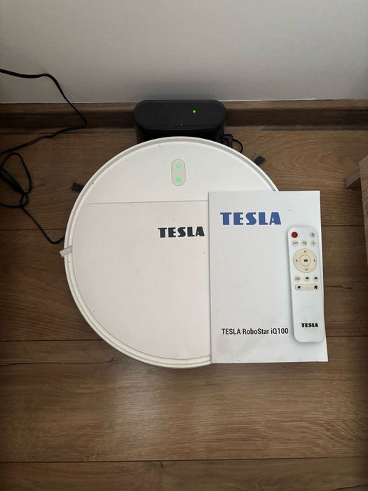 vând aspirator Tesla automat cu mod pentru spălare si telecomandă