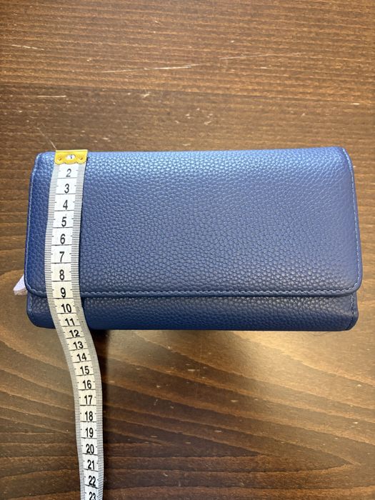 Ново дамско портмоне