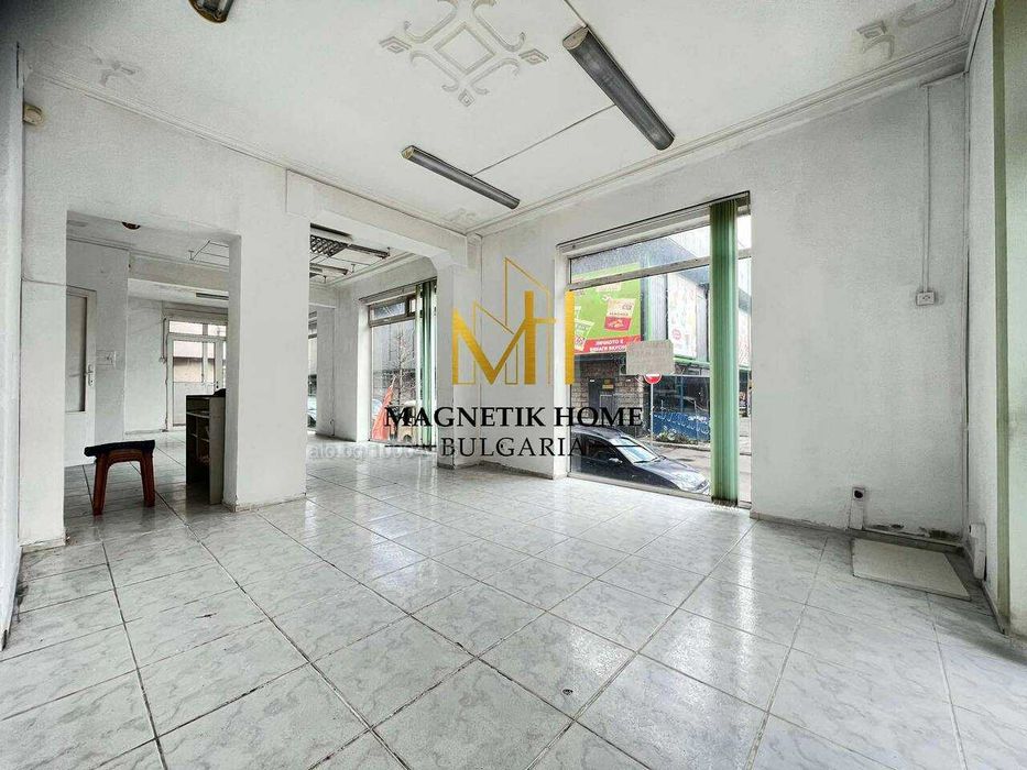 Голямо ъглово помещение с 3 отделни стаи срещу ”Краснодар”