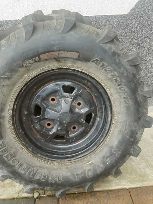 Vând se anvelope kenda executioner pe 27 cu jante r 12