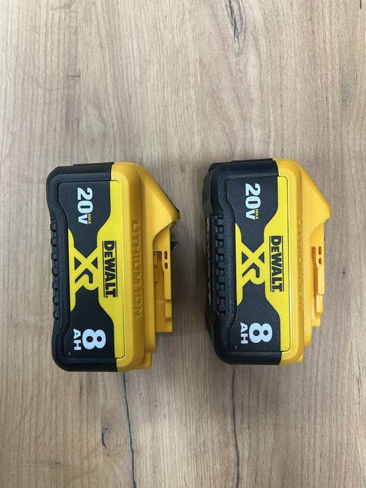 Продам аккумулятор Dewalt
