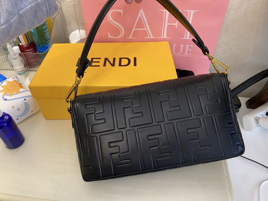Сумка багет  fendi