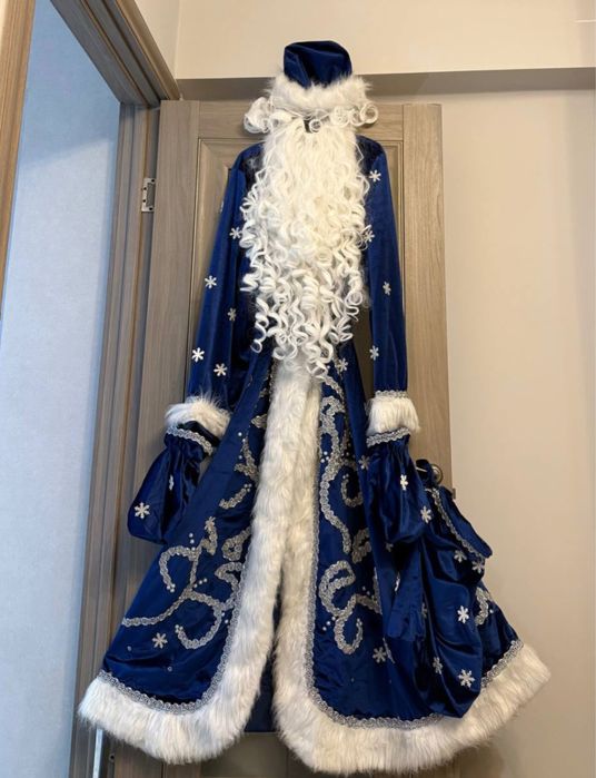 Сдаю в аренду костюм Дед мороза и Снегурочки.