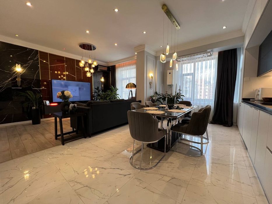 Срочно сдаётся 3х ком квартира в центре