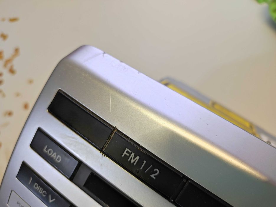 Радио за мазда 5 2005-та година