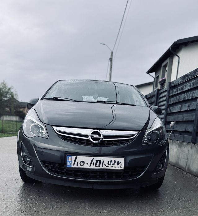 Opel Corsa volan incalzit si scaune incalzite km reali