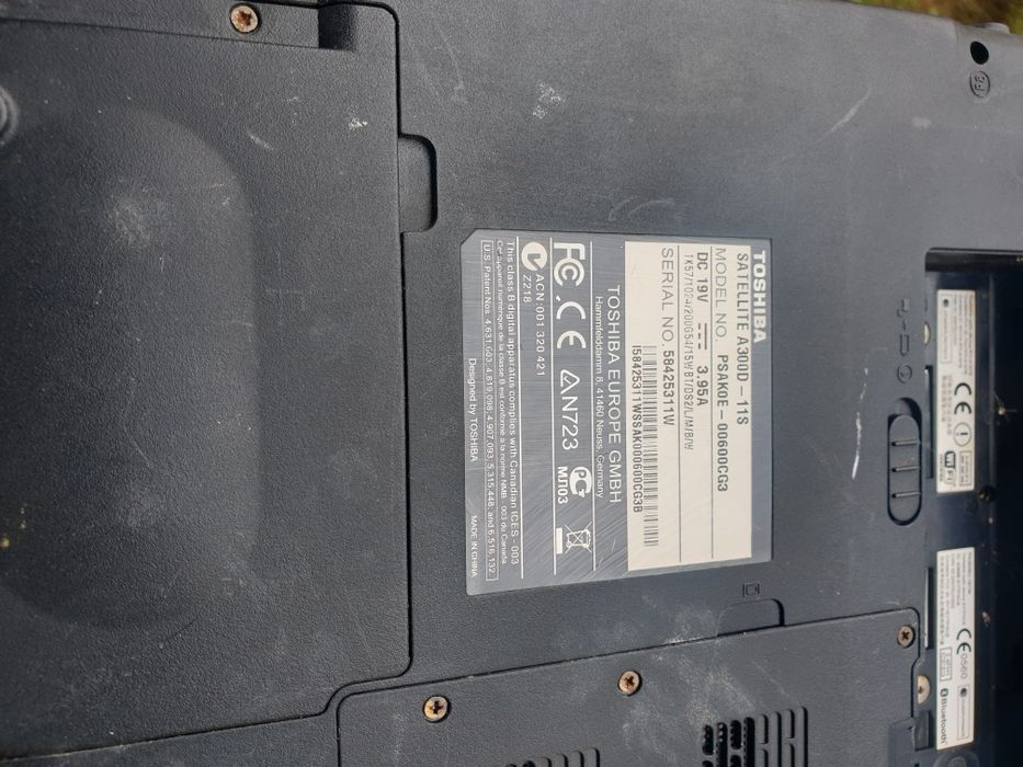 Toshiba satellite за ремонт или части.