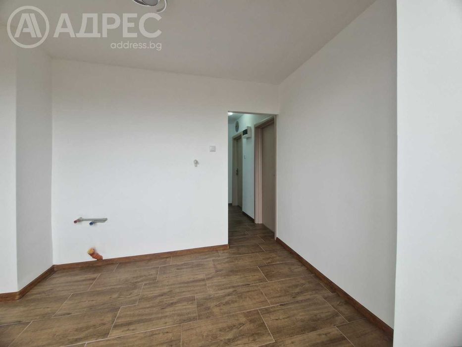 Двустаен апартамент, Родина 2, 61 кв.м., ет. 6/8, след ремонт
