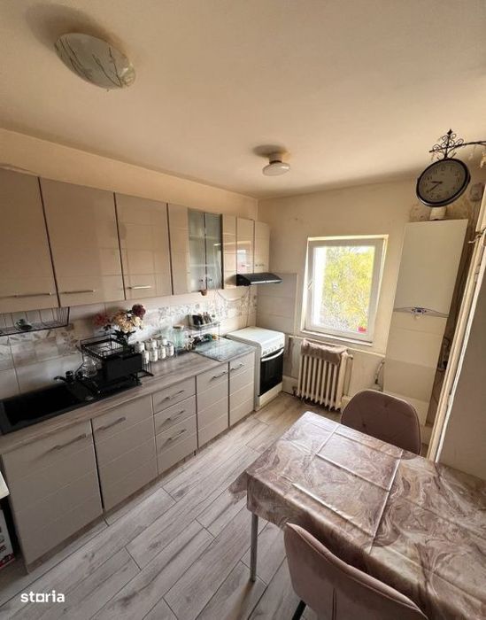 Apartament 3 camere decomandat, 2 bai, 75 mp, 2 parcari, zona Garii — fotografia 1