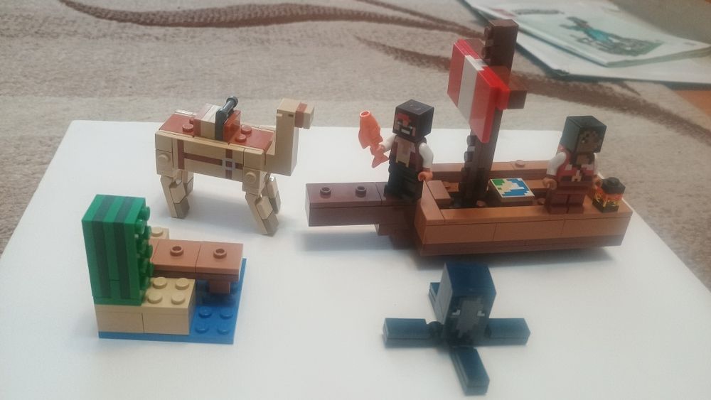 LEGO Minecraft Calatorie pe corabia de pirati 21259